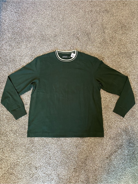 Abercrombie & Fitch Other - Abercrombie & Fitch Long Sleeve Tee - Size Medium - NWT